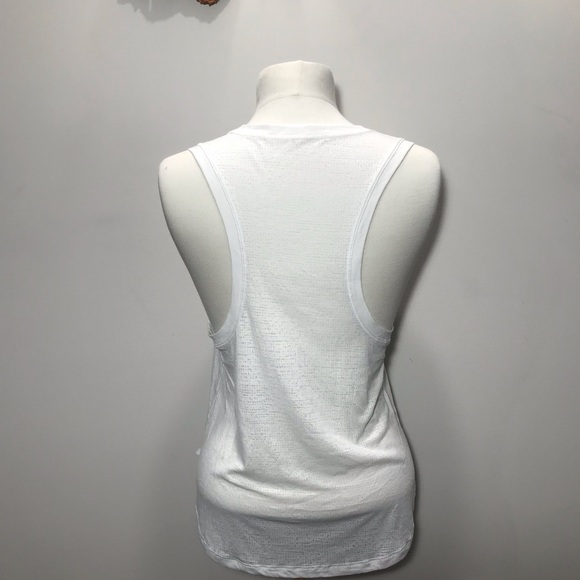 Lululemon tank size 6 Like new - Picture 4 of 5